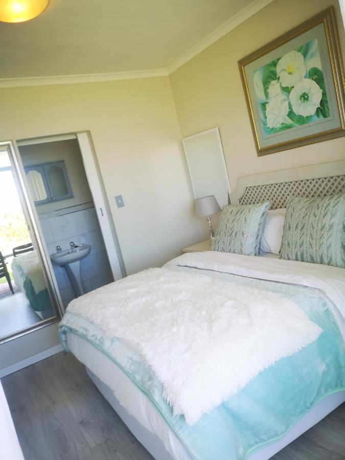 Cape Town Family Beachfront Apartment Leisure Bay Exterior photo