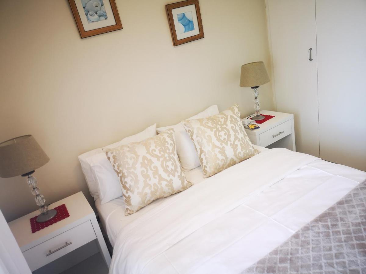 Cape Town Family Beachfront Apartment Leisure Bay Exterior photo